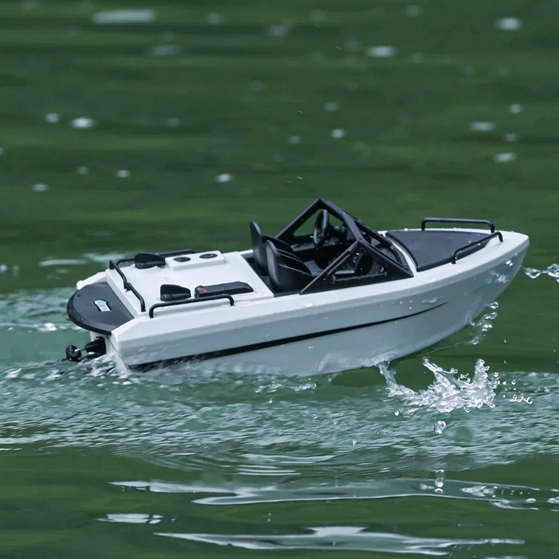 1/12 Scale 2.4G RC High-Speed Jet Boat