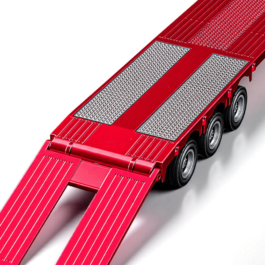 1/64 Scale 2.4G 12-Frequency Heavy Duty RC Flatbed Semi Truck Model with Sound & Light Effects