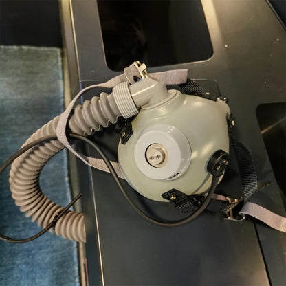 A32X 1/1 Scale Custom-Molded Flight Sim Professional Wearable Oxygen Mask, Supporting Communication, Direct Connection with A32X Cockpit