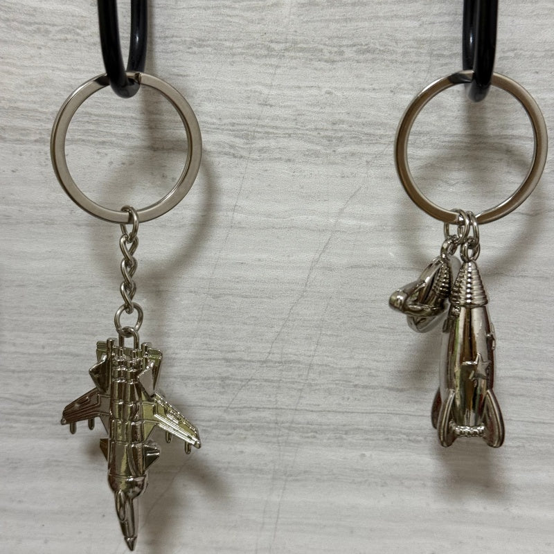 Aircraft-Themed Personalized Keychains Decorative Airplane Gift Ideas for Aviation Lovers